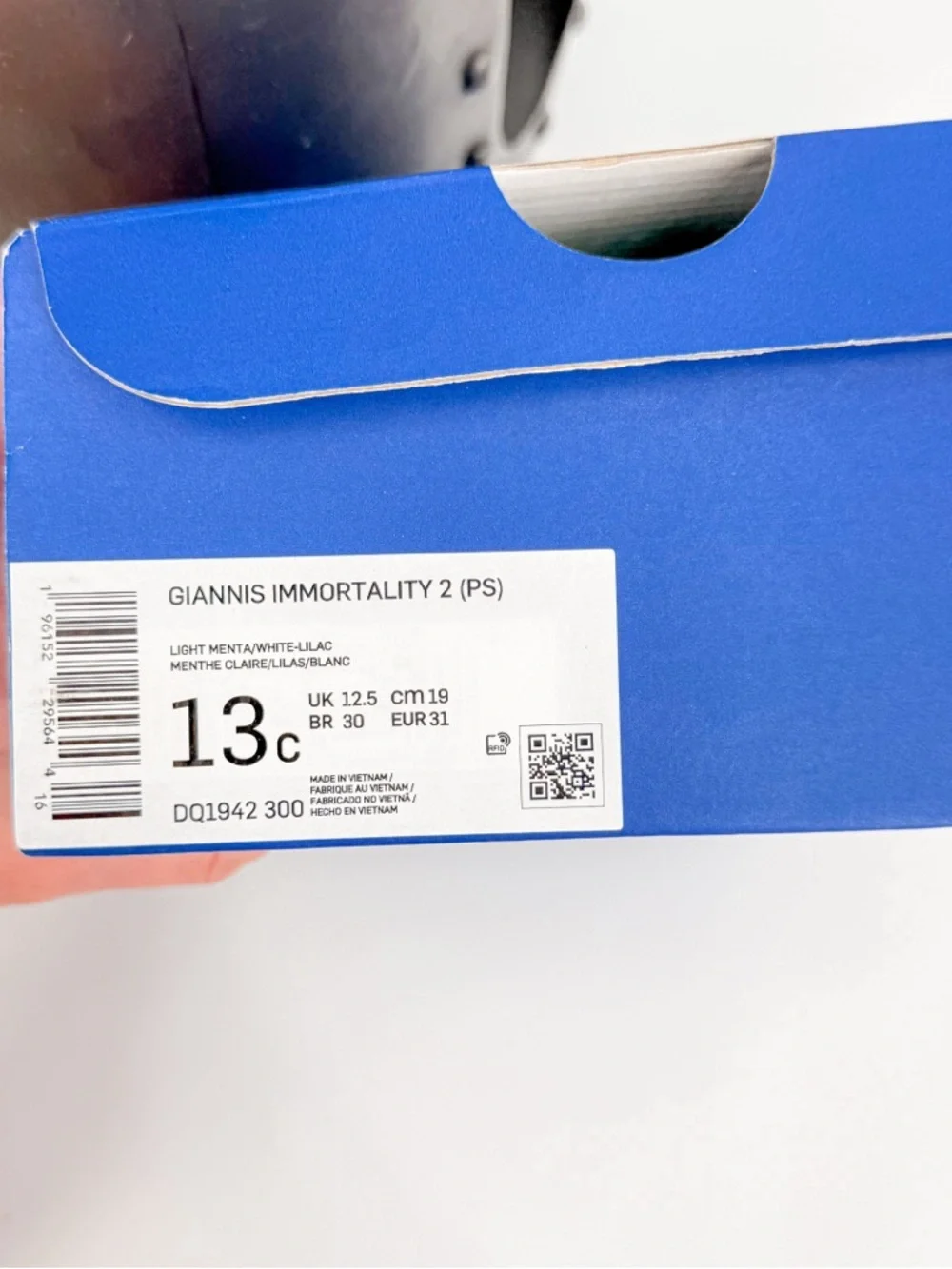 Nike Kids Sneakers in Mint with Light Purple Accents